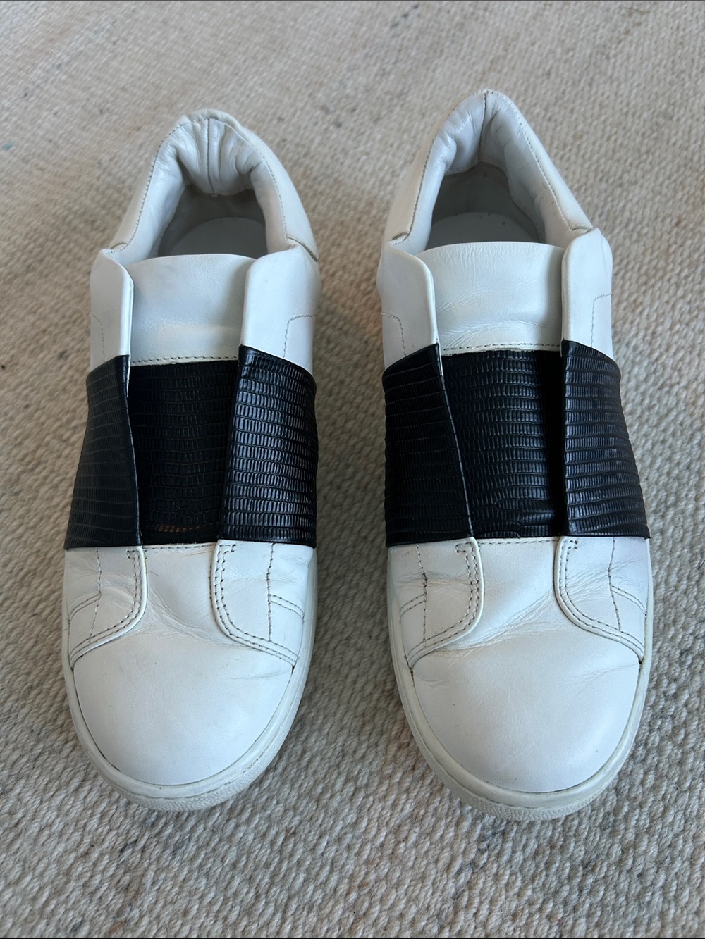 Vince Cantara Leather Slip On Sneakers Black White Elastic Band